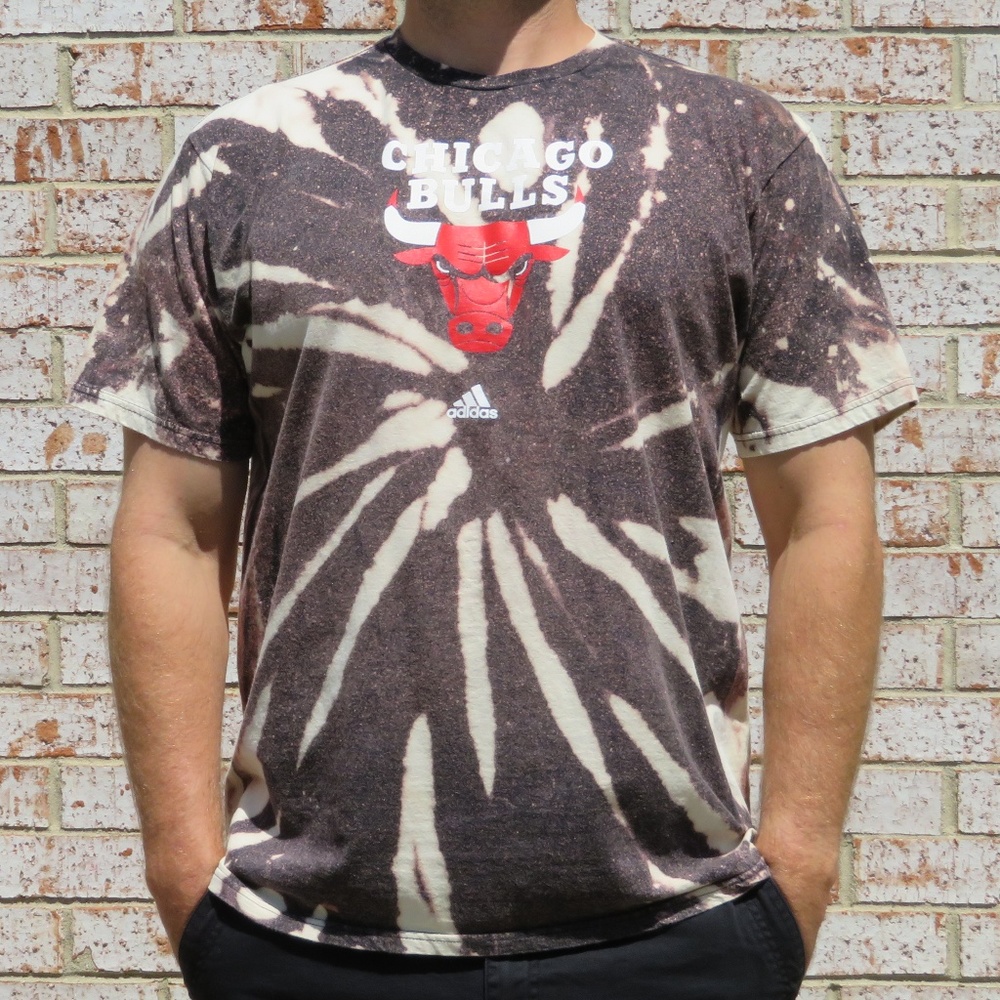 Chicago Bulls Adidas Spiral Bleach Tee XL - Picture 2 of 5
